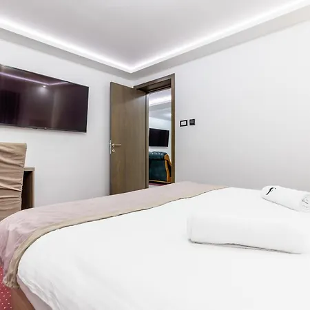 Lejlighed Fors & Beograd